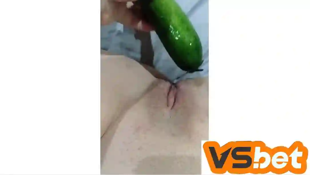 Em sinh viên thủ dâm bằng dưa chuột cực dâm -sex thú - eastbaychiropractic.com